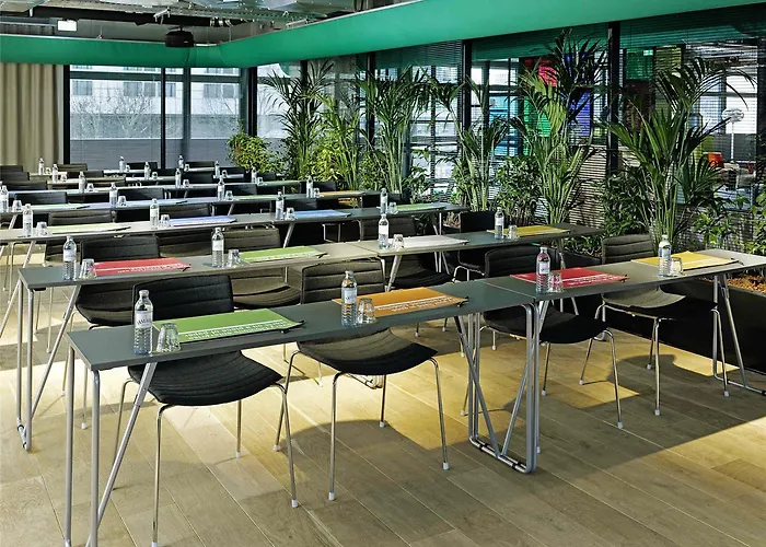 Hotell 25hours Bikini 4*